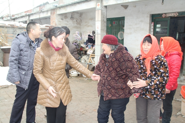 金威煤电走访慰问困难职工