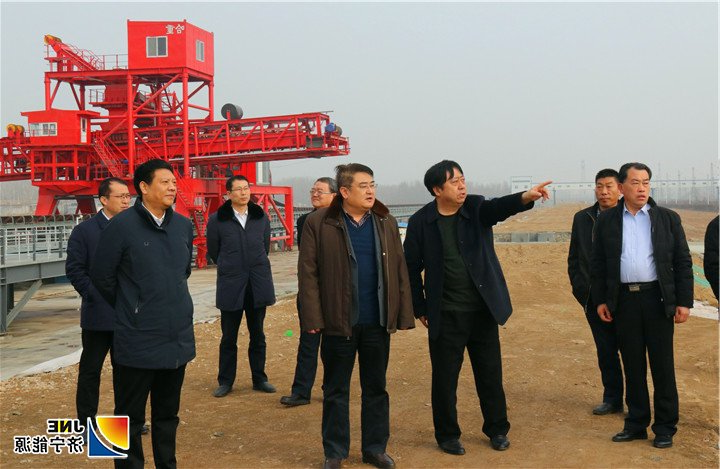 1550468156273553.jpg 2019年2月15日,市国资委党委书记、主任丰家雷莅临济矿物流视察工作(孙继业) (2).jpg