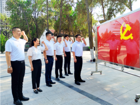 红心向党担使命 逐梦奋斗正青春