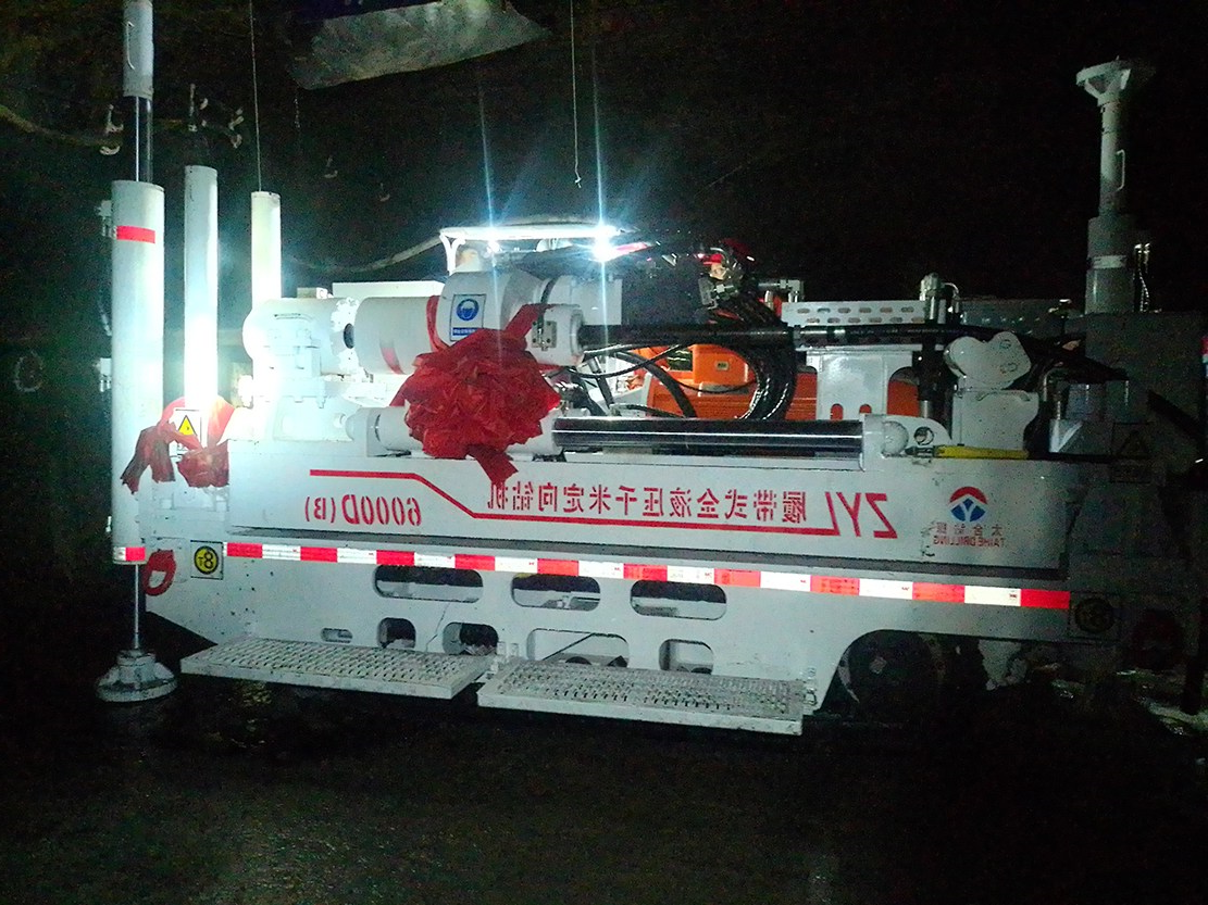 1685413715831430.jpg 单孔进尺超550米!朱家峁煤矿长距离定向钻机大显神通(摄影:张峰).jpg