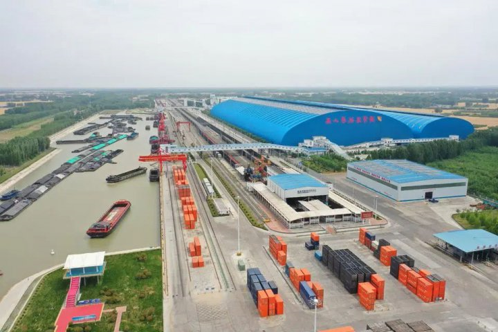 梁山港单日疏港量再创新纪录