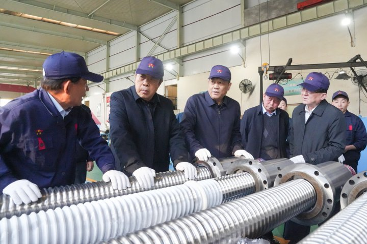 张广宇到济宁四家制造企业调研回访，探索内河新能源船舶制造新模式