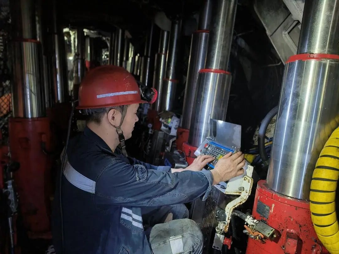 1760514395130321.jpg 09.jpg